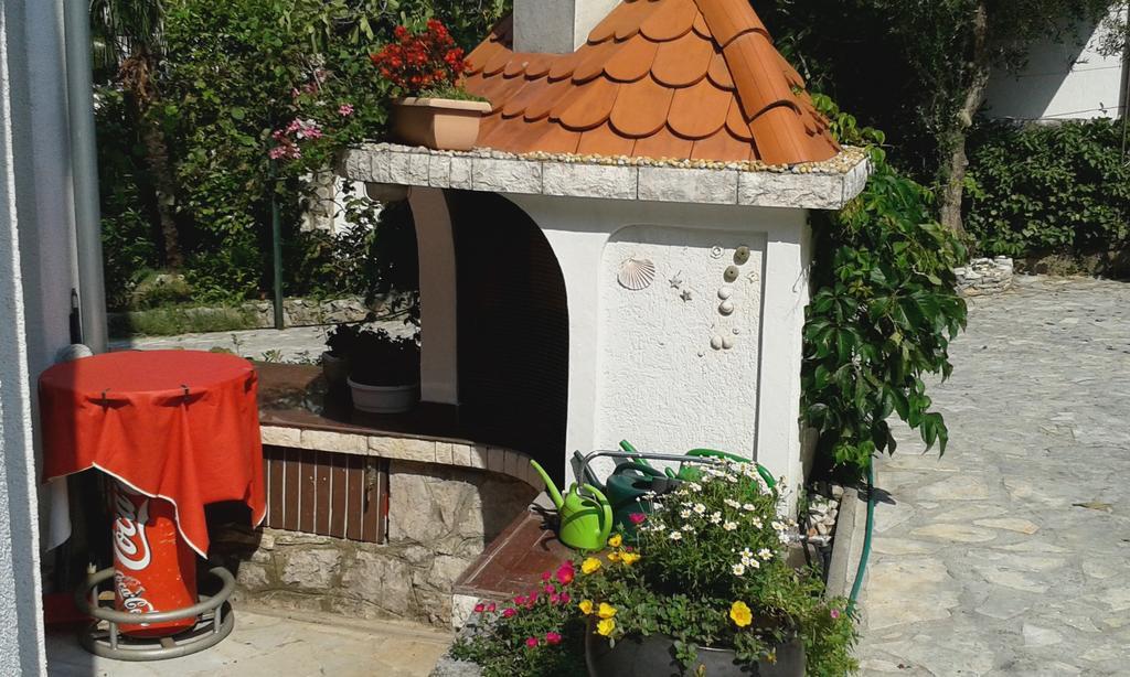 Ivan & Anka Apartments Bojko Selce Exterior foto