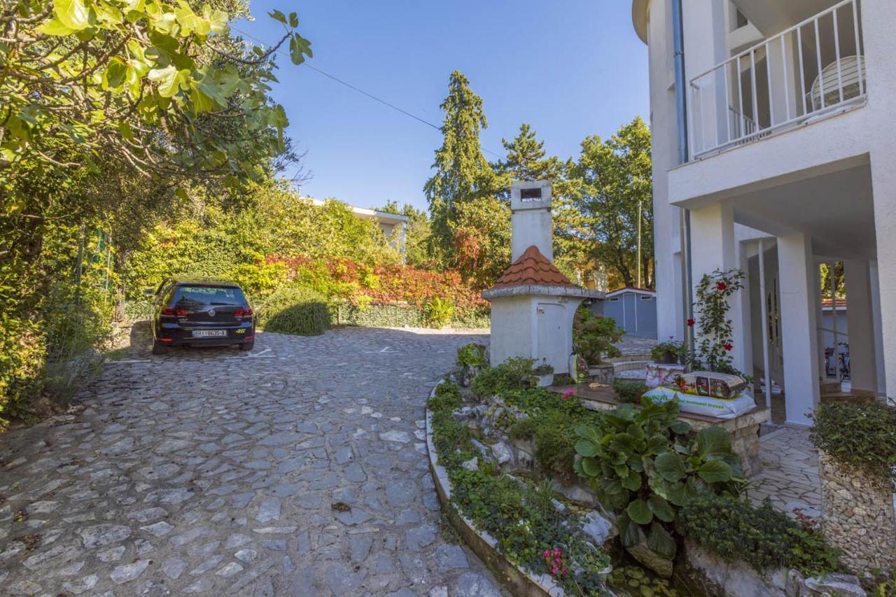 Ivan & Anka Apartments Bojko Selce Exterior foto